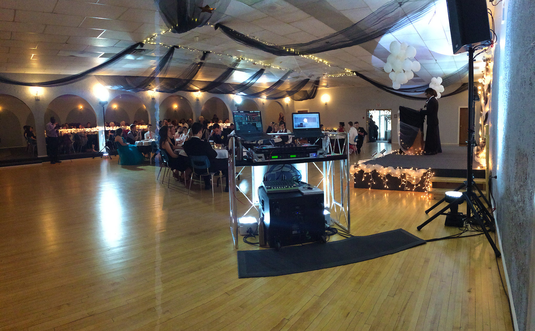 wedding-dj-brandon-mb-expressions-entertainment-melita-hall (1)