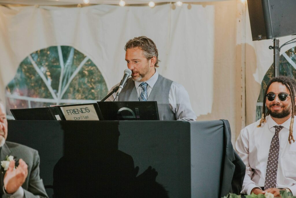 Wedding-dj-in-brandon-mb-expressions-entertainment-Theras-photography-carberry (12)